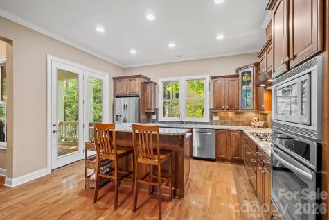 25 E Owl Creek Lane Fairview NC 28730