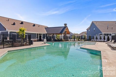199 Fox Cove Road Hendersonville NC 28792