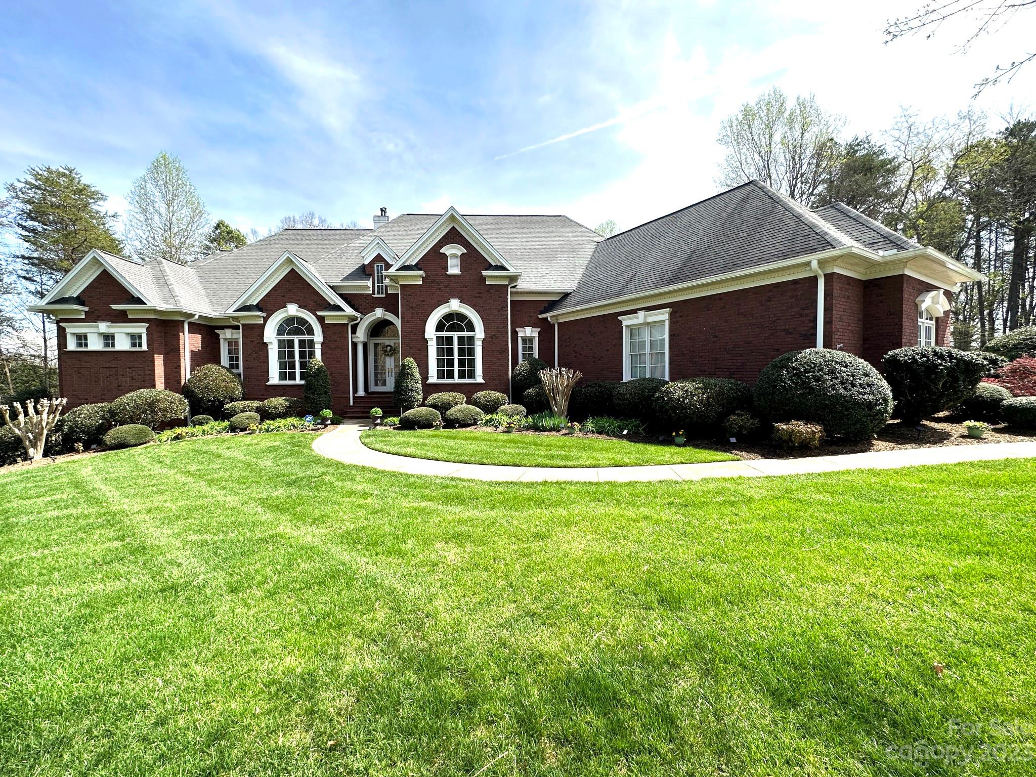 3745 Pinecrest Drive NE Hickory NC 28601