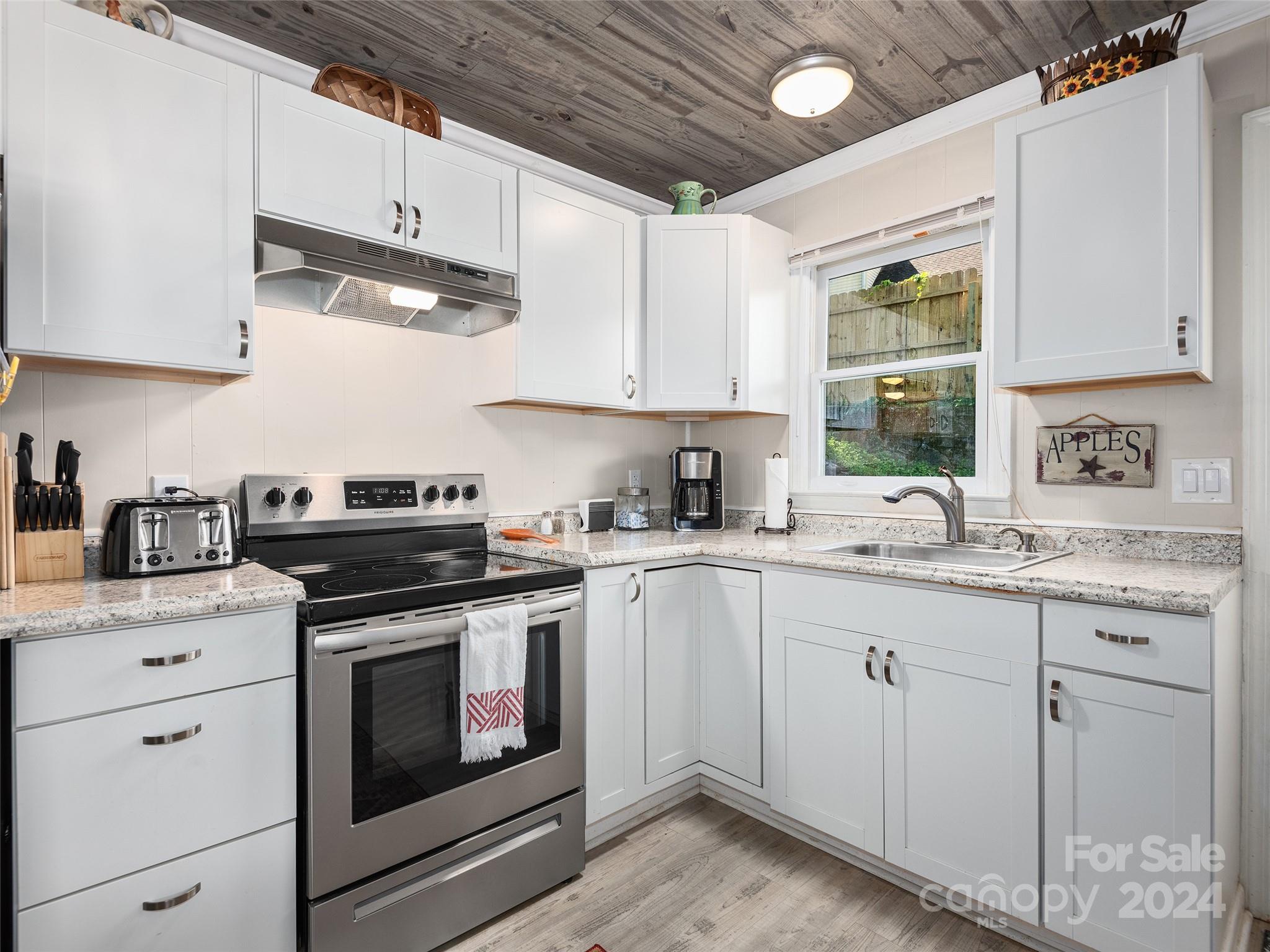 34 West Street Waynesville NC 28786