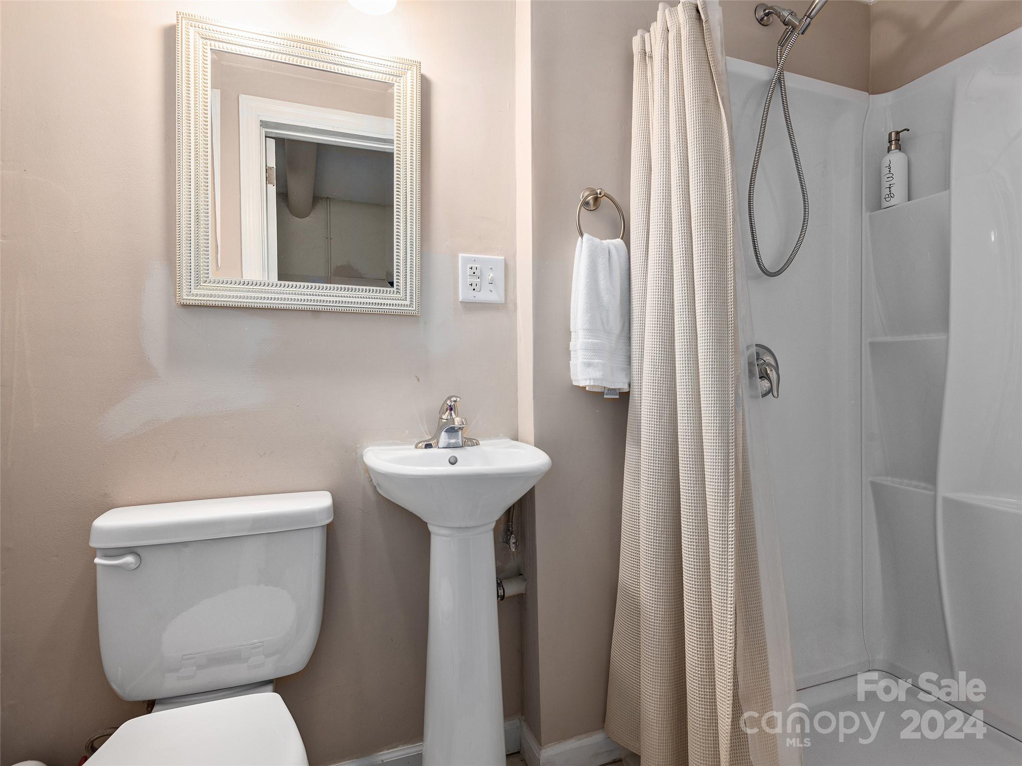34 West Street Waynesville NC 28786