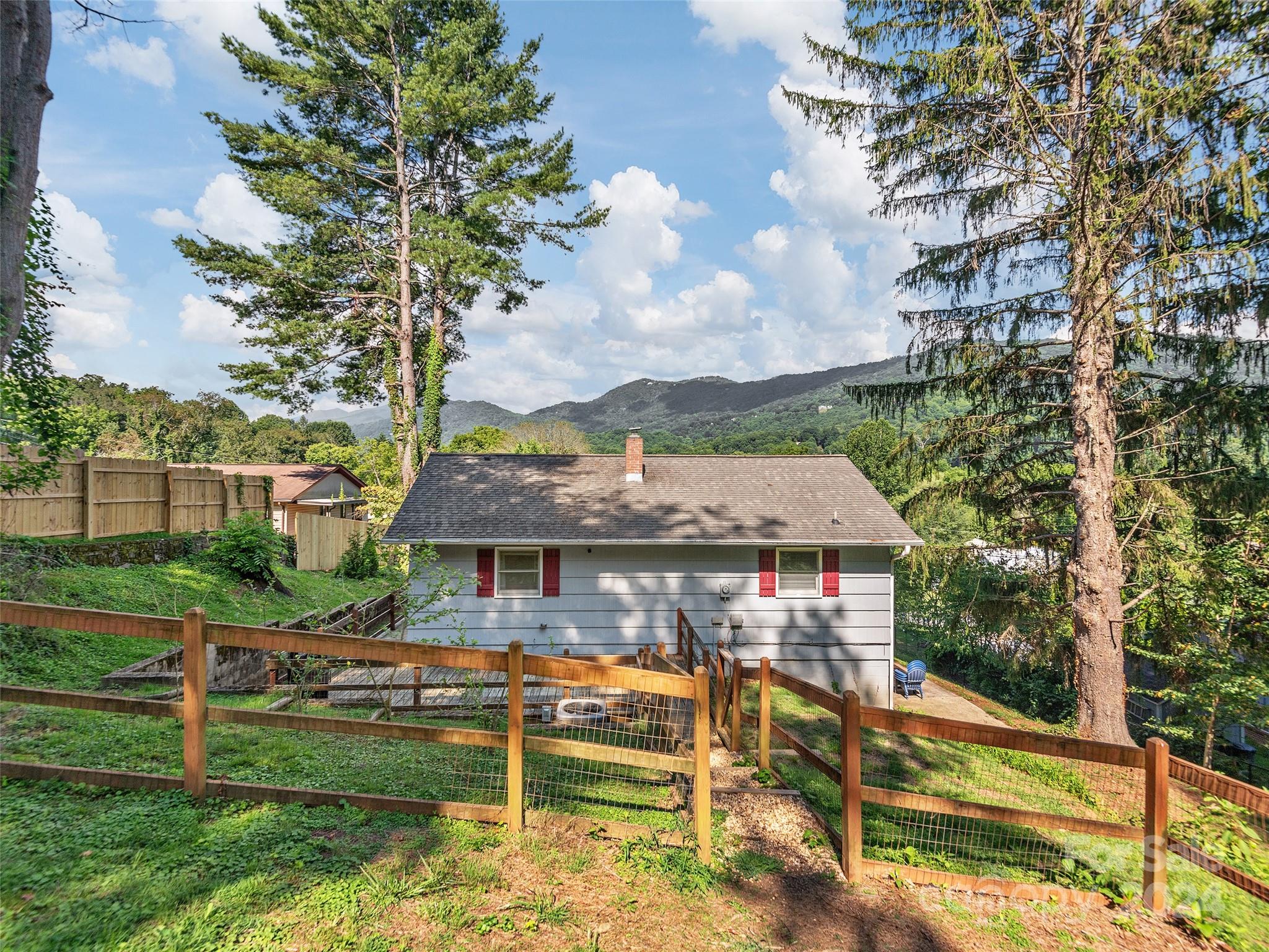 34 West Street Waynesville NC 28786