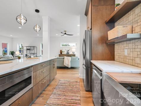 18 Sand Hill Road Asheville NC 28806
