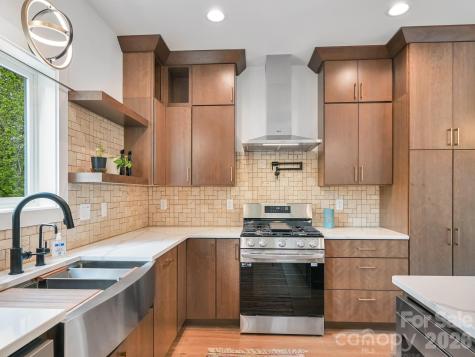 18 Sand Hill Road Asheville NC 28806