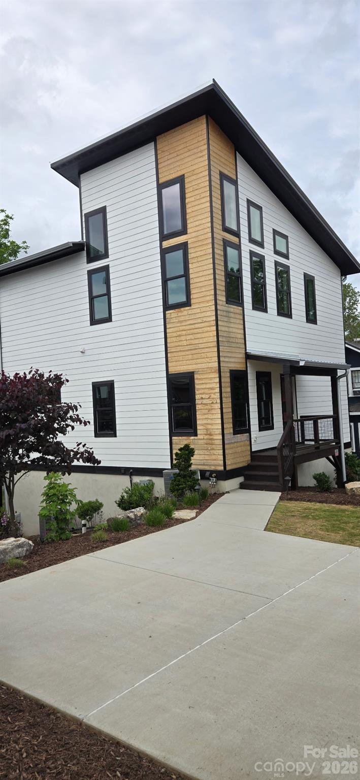18 Sand Hill Road Asheville NC 28806