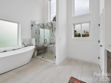 18 Sand Hill Road Asheville NC 28806