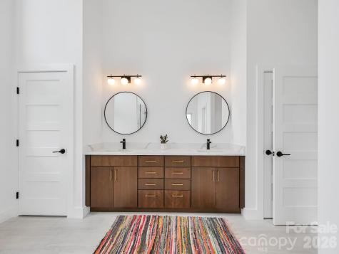 18 Sand Hill Road Asheville NC 28806