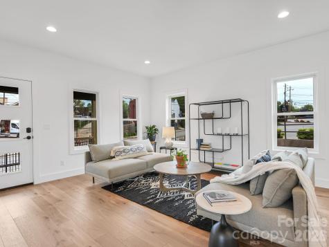 18 Sand Hill Road Asheville NC 28806