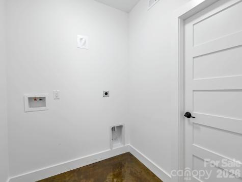 18 Sand Hill Road Asheville NC 28806