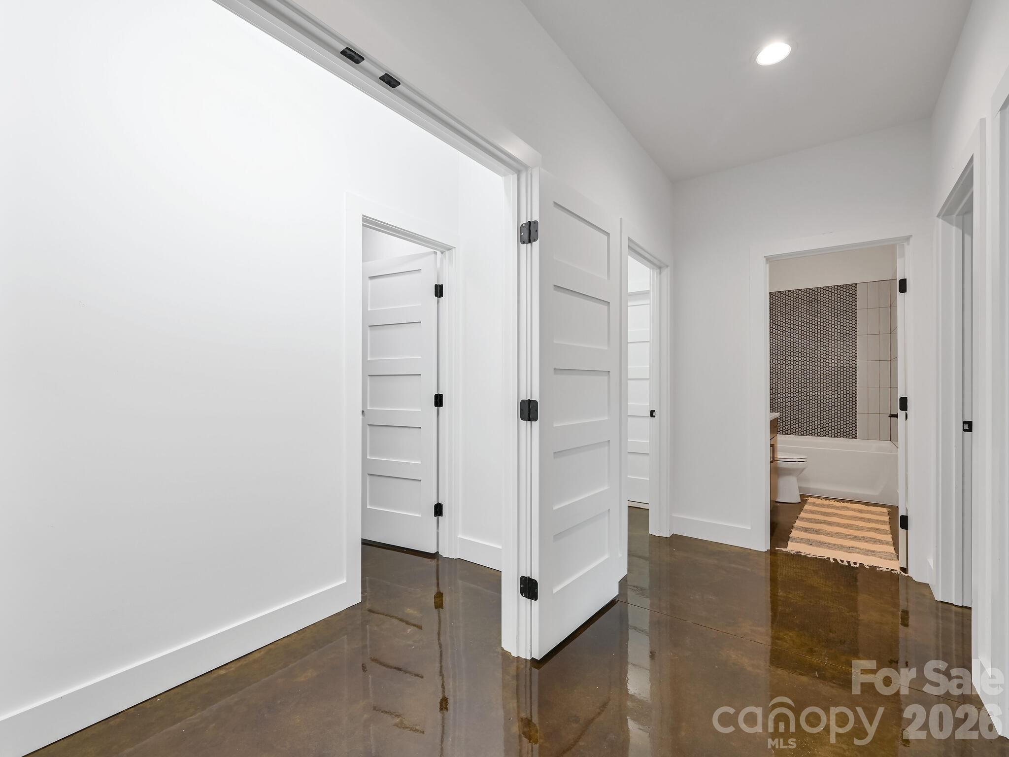 18 Sand Hill Road Asheville NC 28806