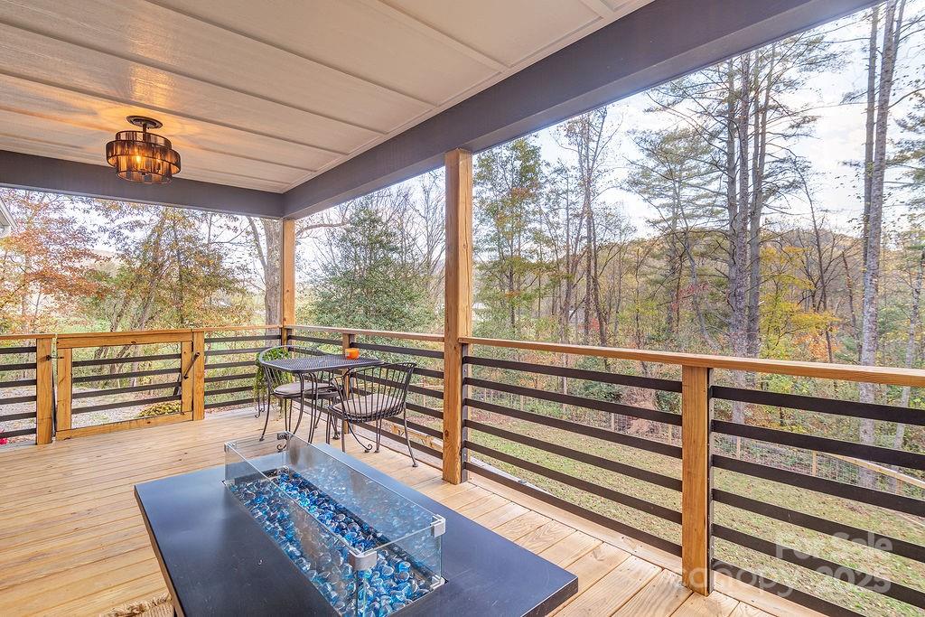 15 Edmond Woods Place Fairview NC 28730