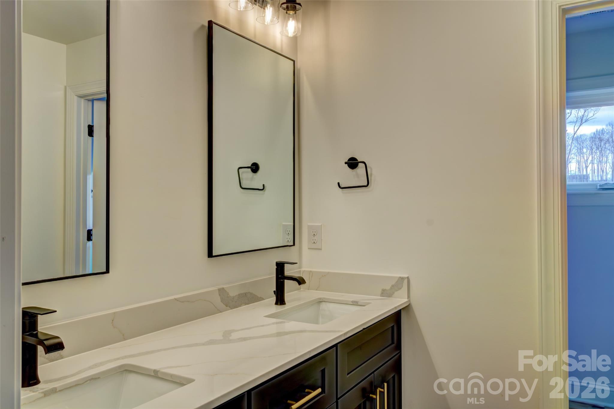 1041 Harrogate Drive Bessemer City NC 28016