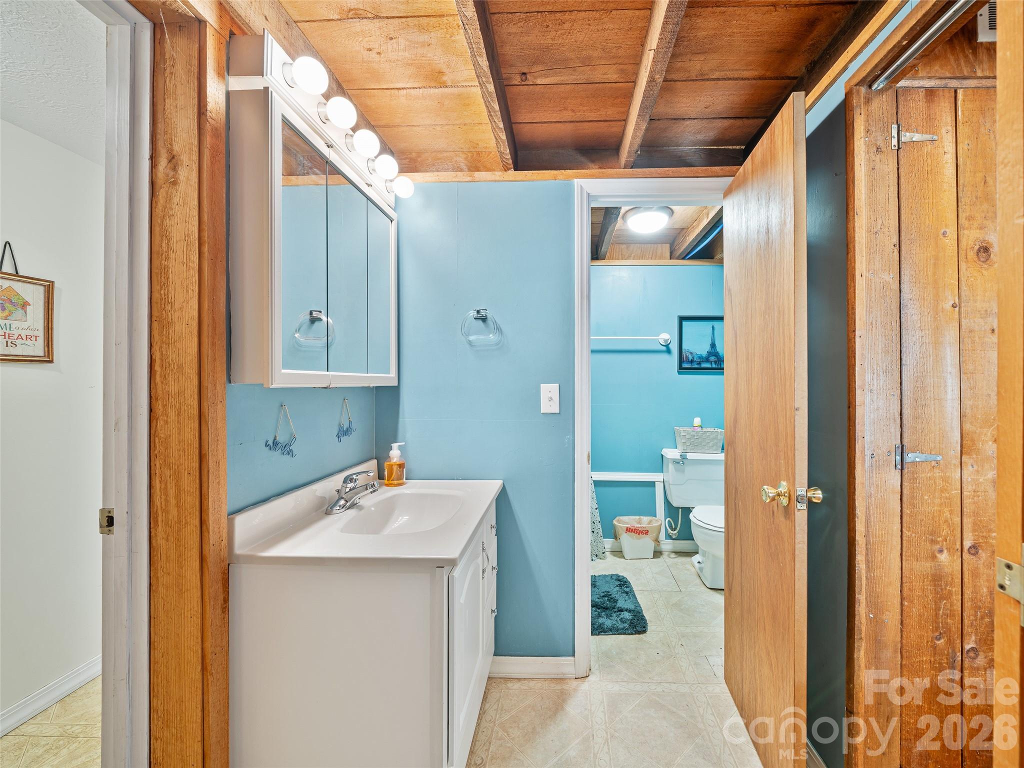 137 Mountain Farm Road Burnsville NC 28714