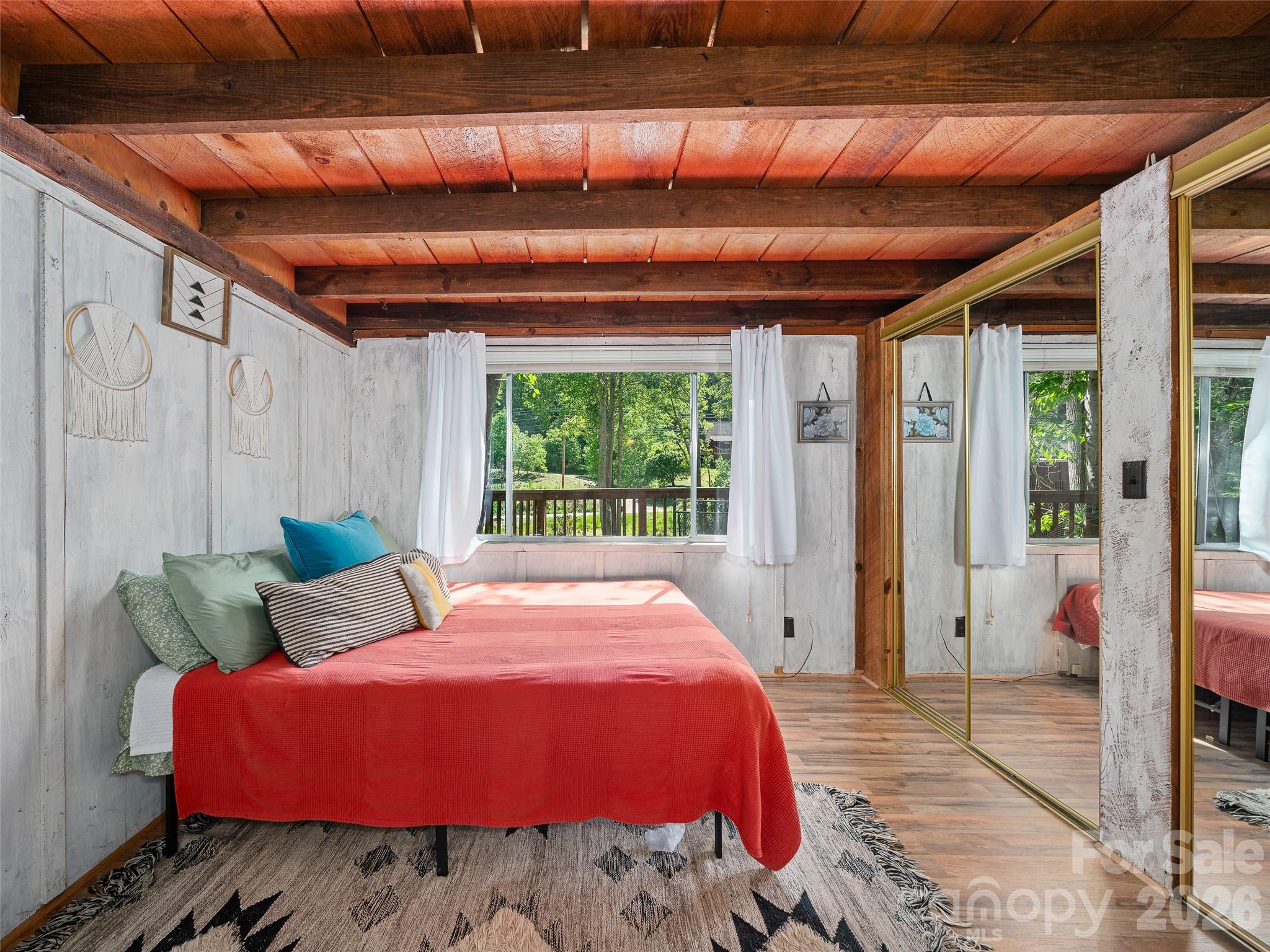137 Mountain Farm Road Burnsville NC 28714