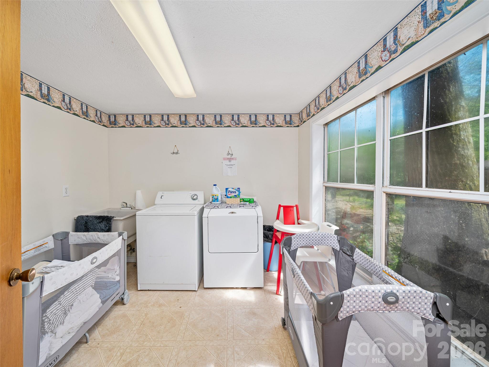 137 Mountain Farm Road Burnsville NC 28714