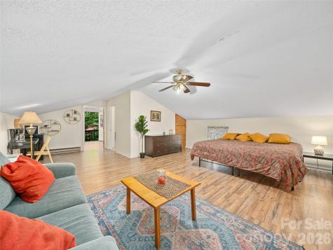 137 Mountain Farm Road Burnsville NC 28714