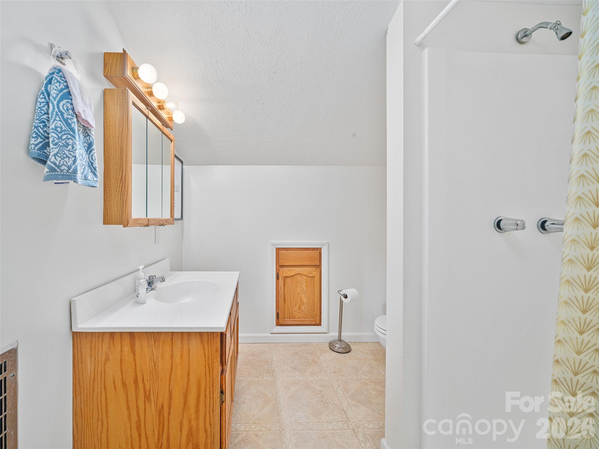 137 Mountain Farm Road Burnsville NC 28714