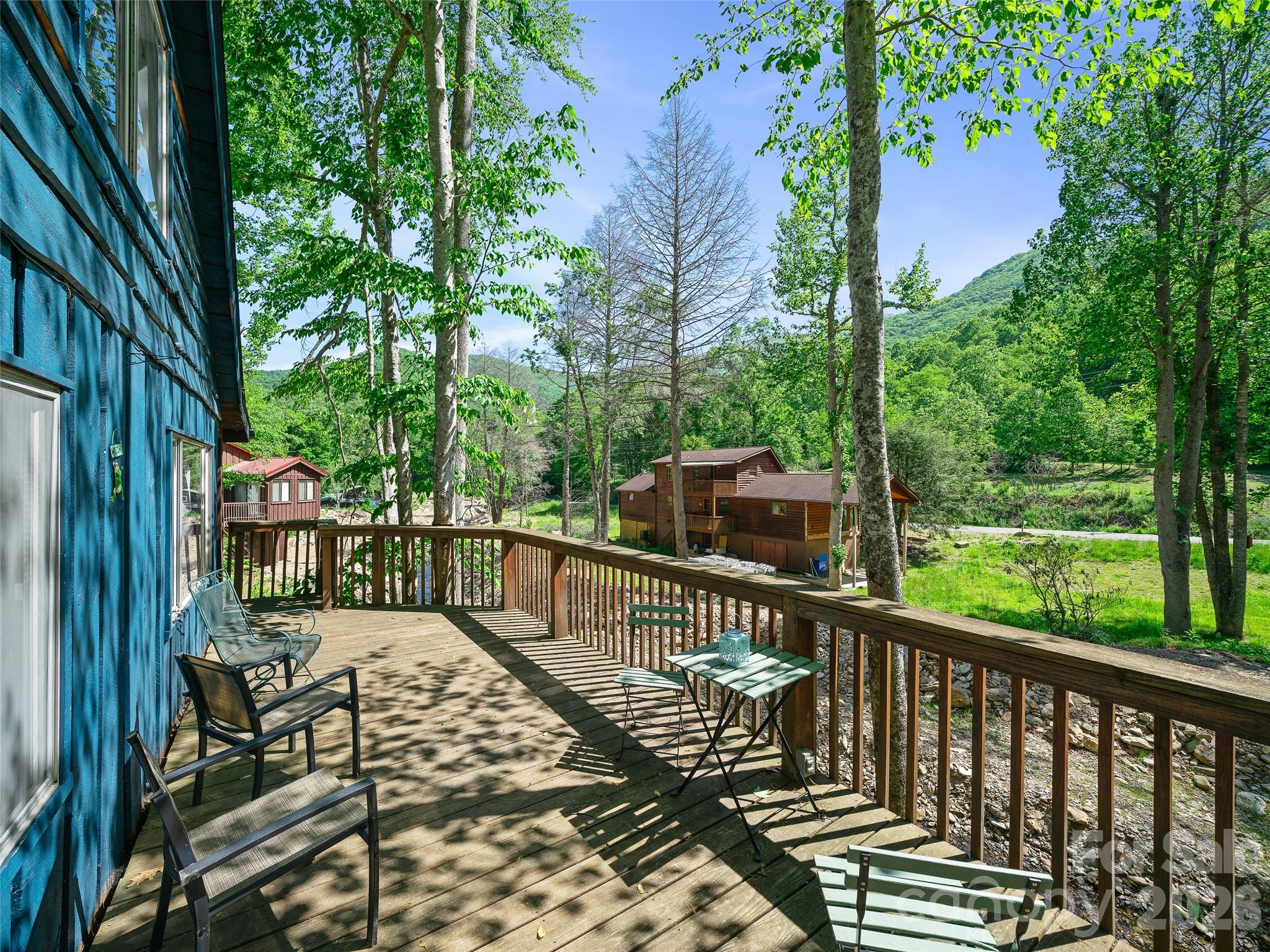 137 Mountain Farm Road Burnsville NC 28714