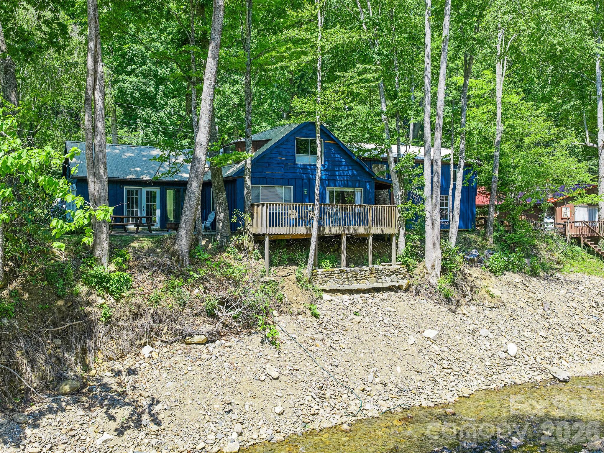 137 Mountain Farm Road Burnsville NC 28714