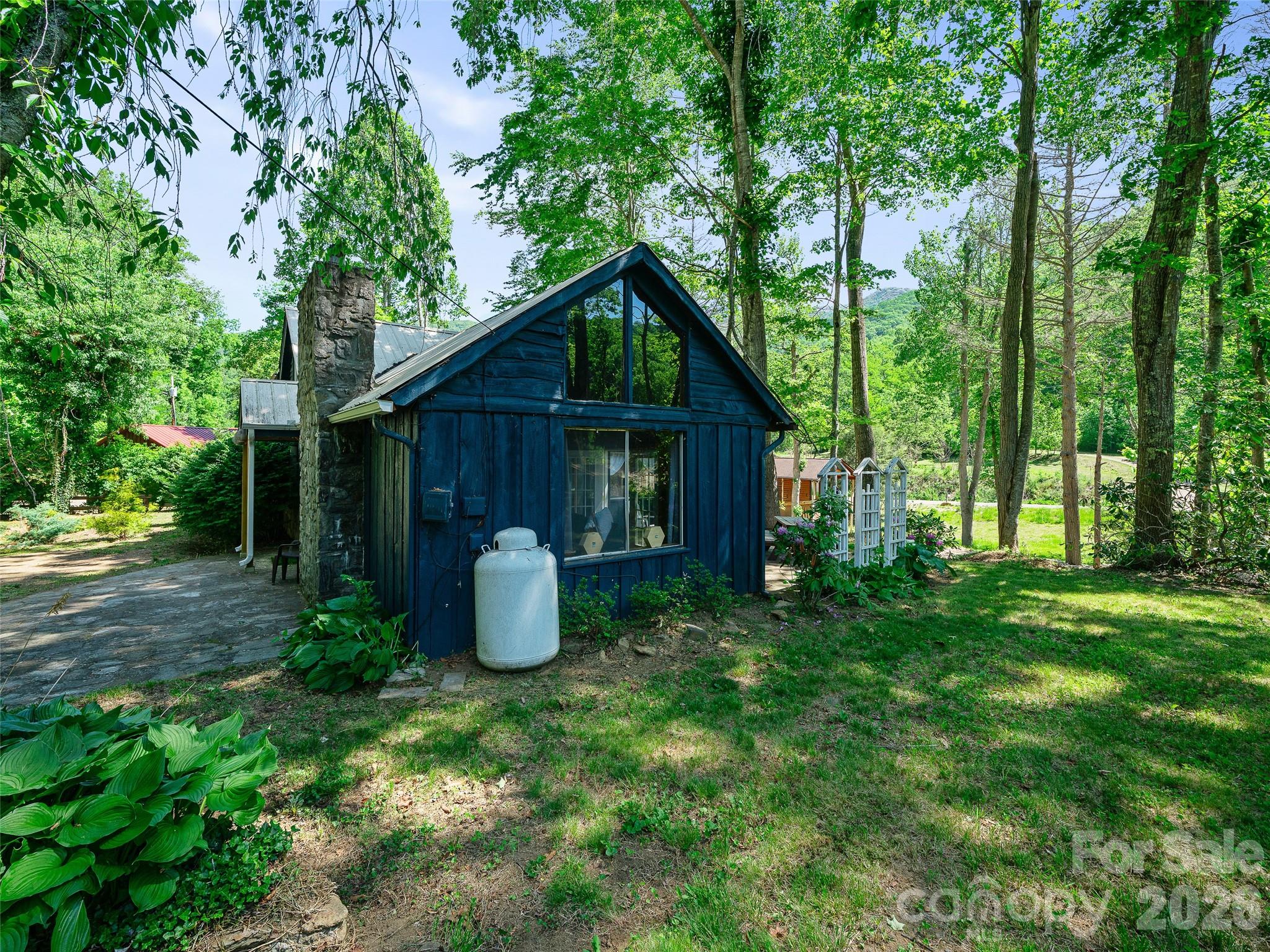 137 Mountain Farm Road Burnsville NC 28714