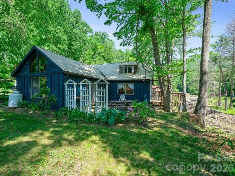 137 Mountain Farm Road Burnsville NC 28714
