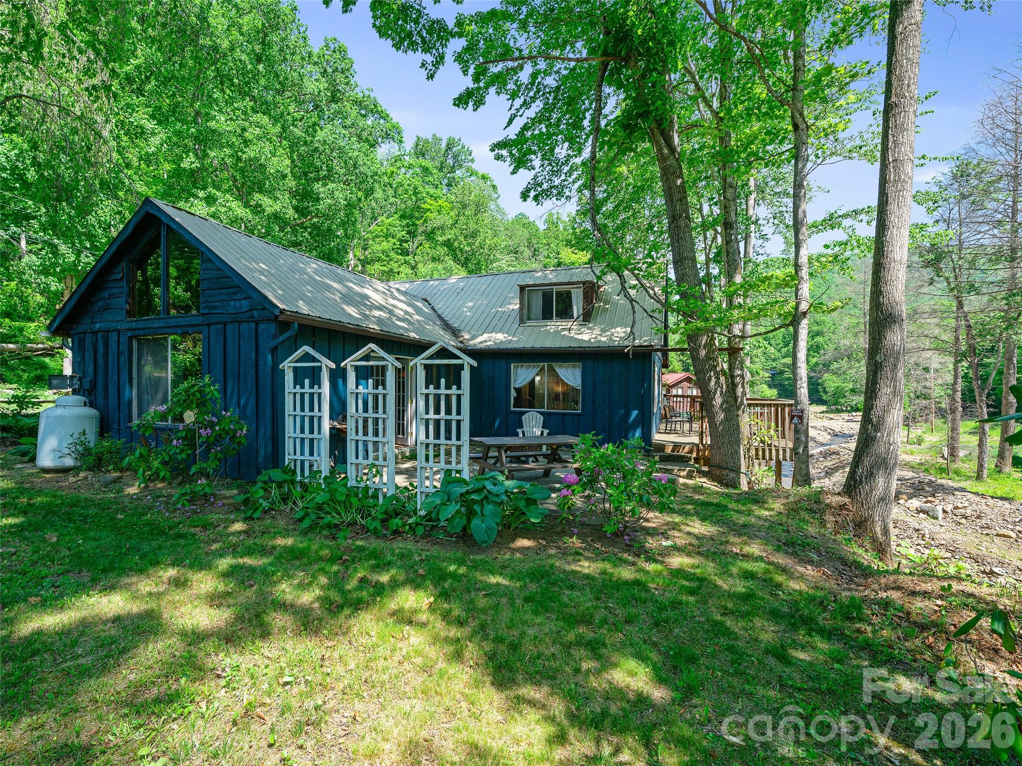 137 Mountain Farm Road Burnsville NC 28714
