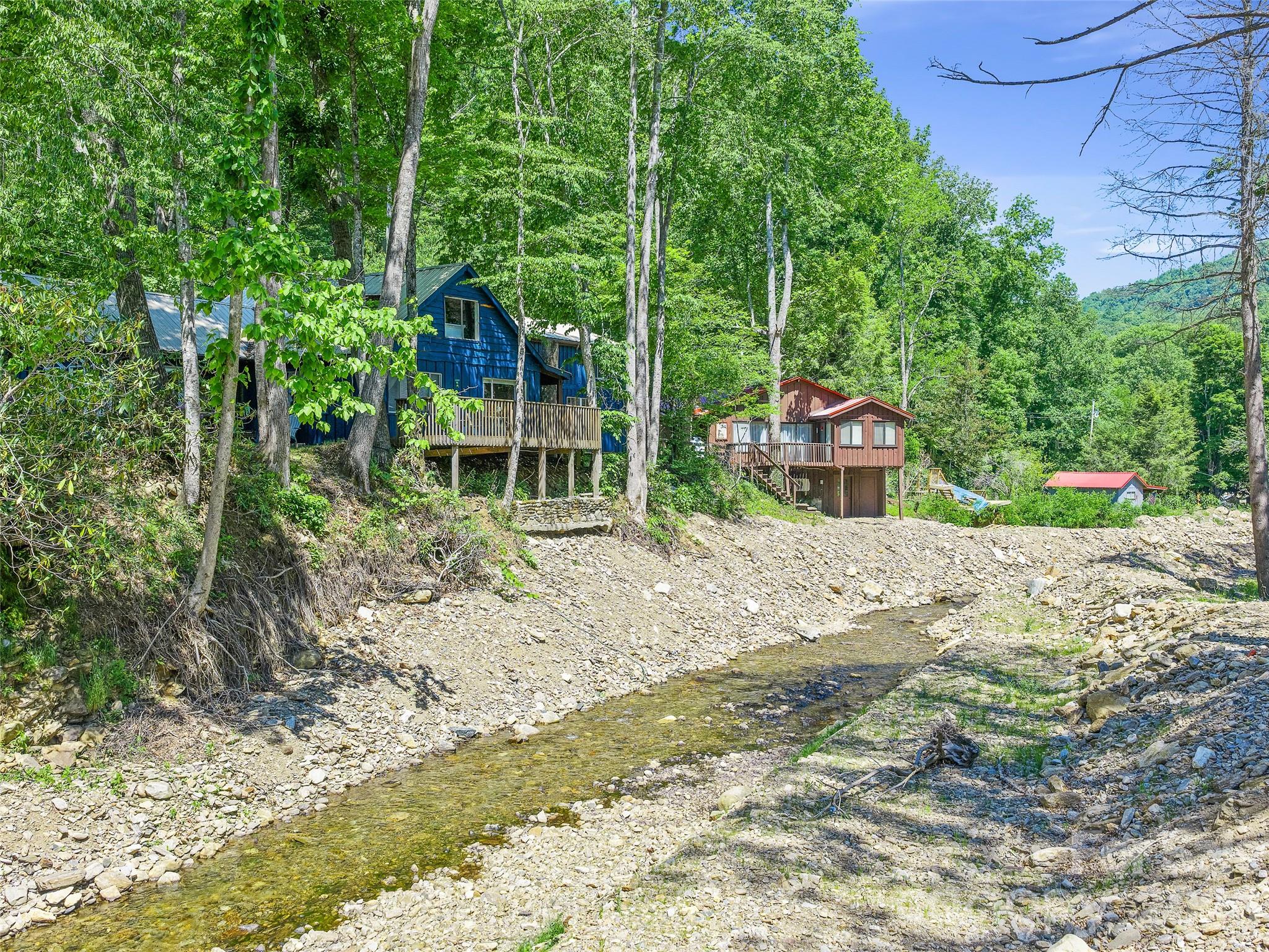 137 Mountain Farm Road Burnsville NC 28714