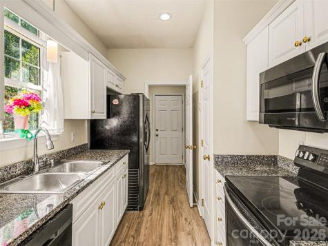 12548 Panthersville Drive Charlotte NC 28269