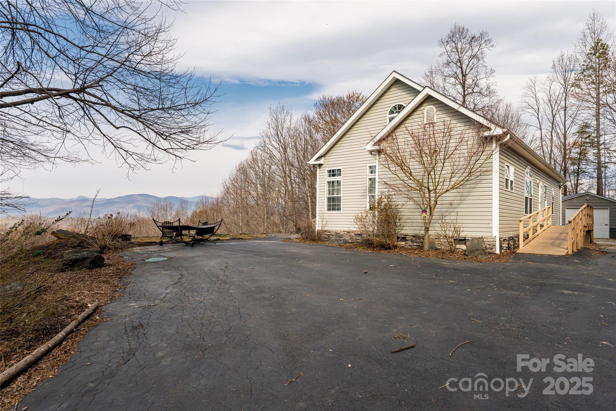 837 California Avenue Marion NC 28752