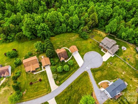 235 Hidden Knoll Drive Hendersonville NC 28792