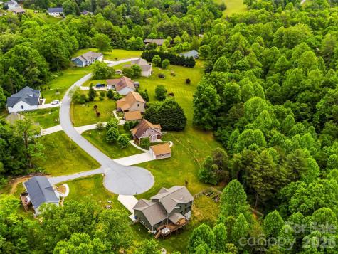 235 Hidden Knoll Drive Hendersonville NC 28792