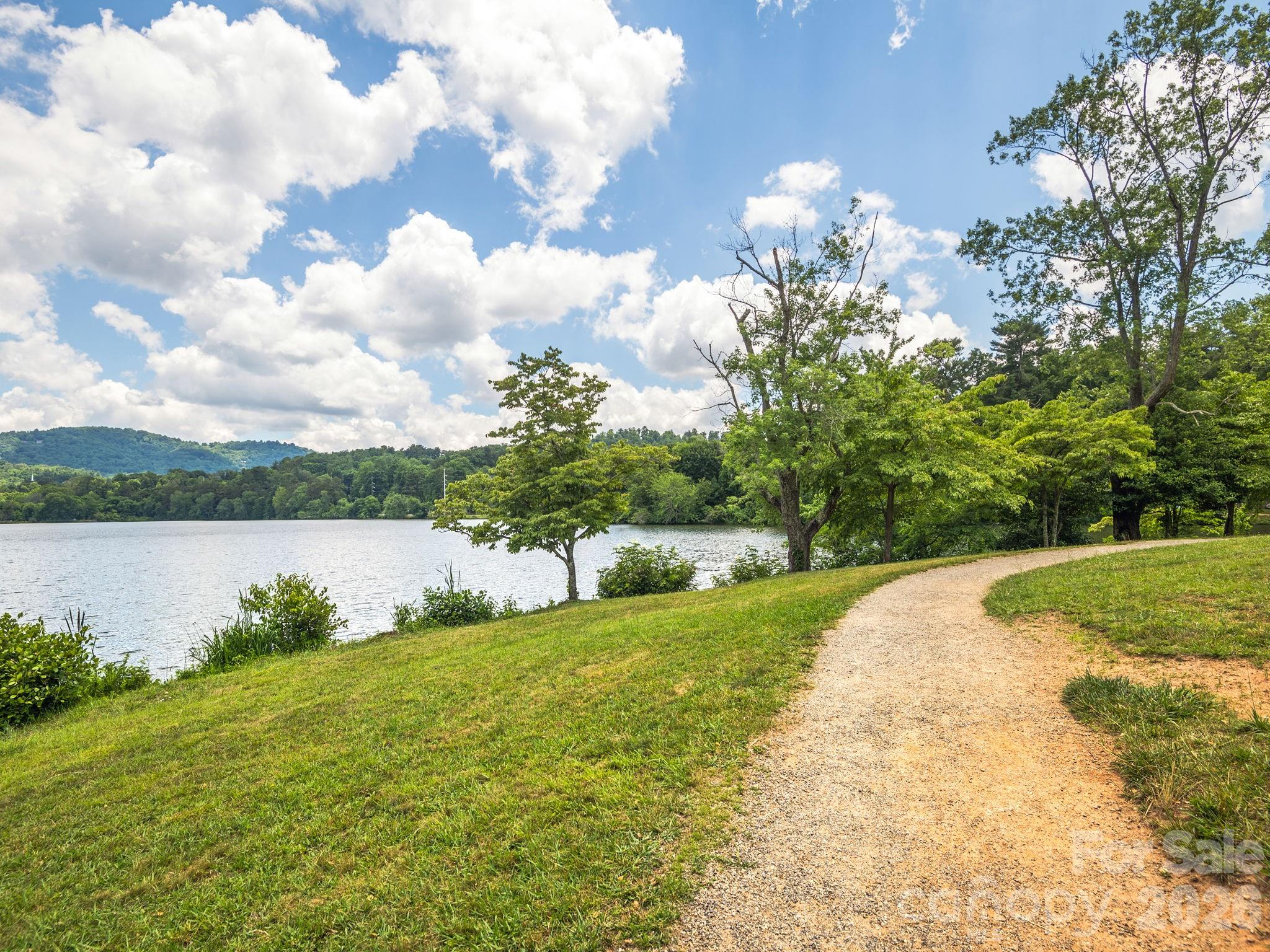 44 Ardoyne Road Asheville NC 28804