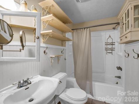 69 Hidden Brook Drive Hendersonville NC 28739