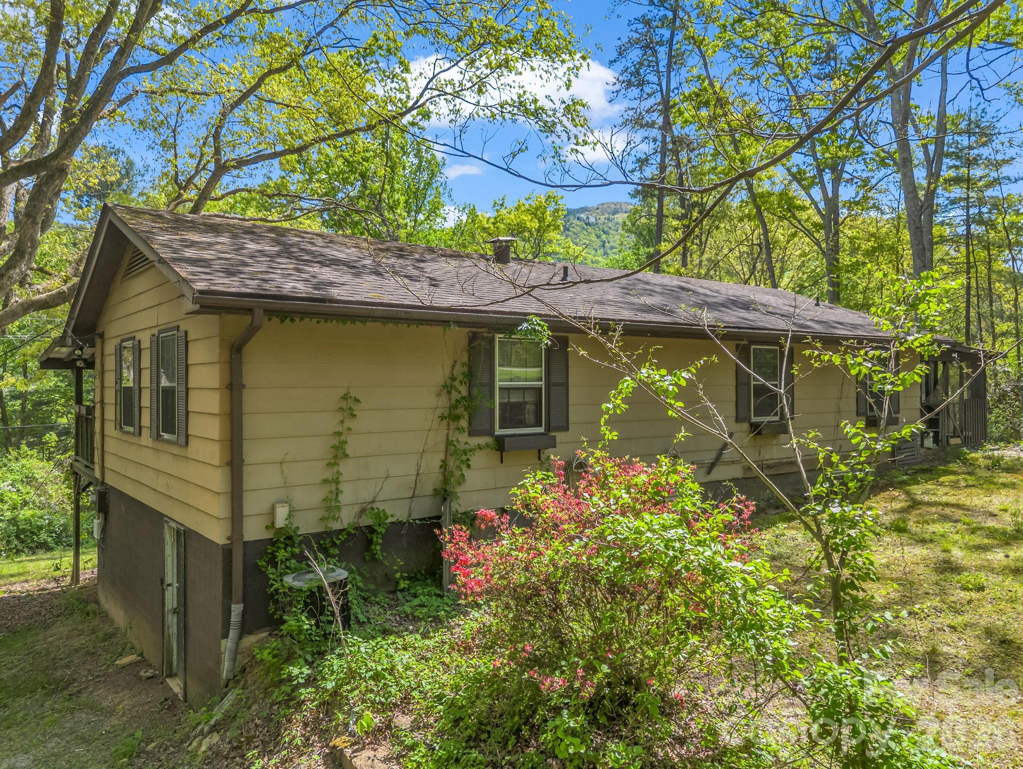 69 Hidden Brook Drive Hendersonville NC 28739
