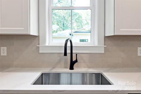 21 Talmadge Court Asheville NC 28806