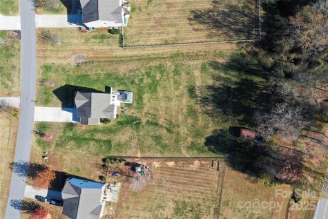 112 Scotch Moss Drive Advance NC 27006