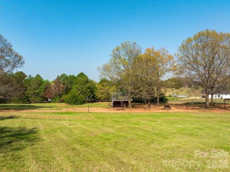 1570 Roddy Road Campobello SC 29322