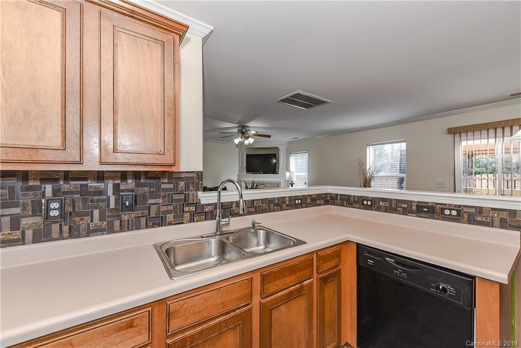 5524 Wyalong Drive Charlotte NC 28227