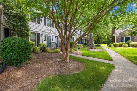 7528 Red Oak Lane Charlotte NC 28226