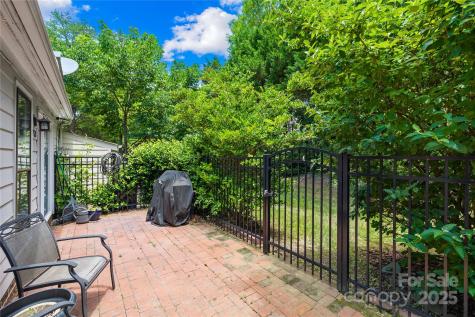 7528 Red Oak Lane Charlotte NC 28226