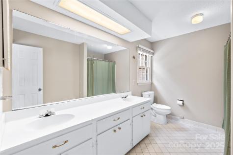 7528 Red Oak Lane Charlotte NC 28226