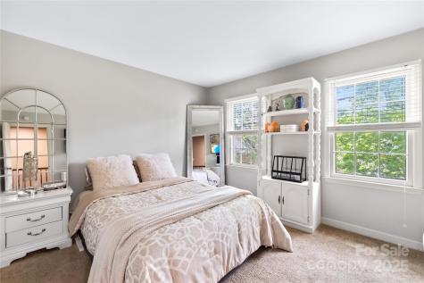 7528 Red Oak Lane Charlotte NC 28226