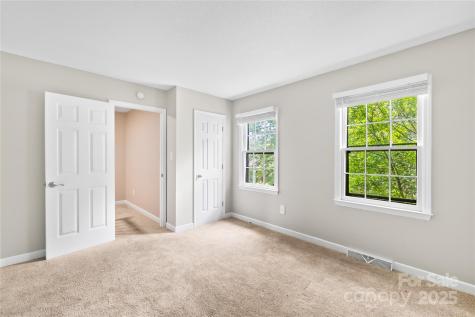 7528 Red Oak Lane Charlotte NC 28226