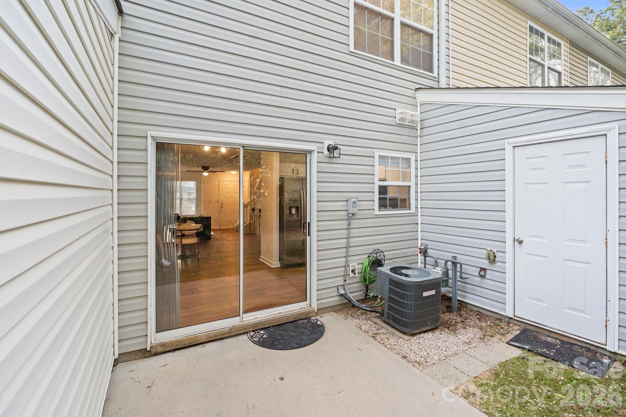 12318 Hennigan Place Lane Charlotte NC 28214
