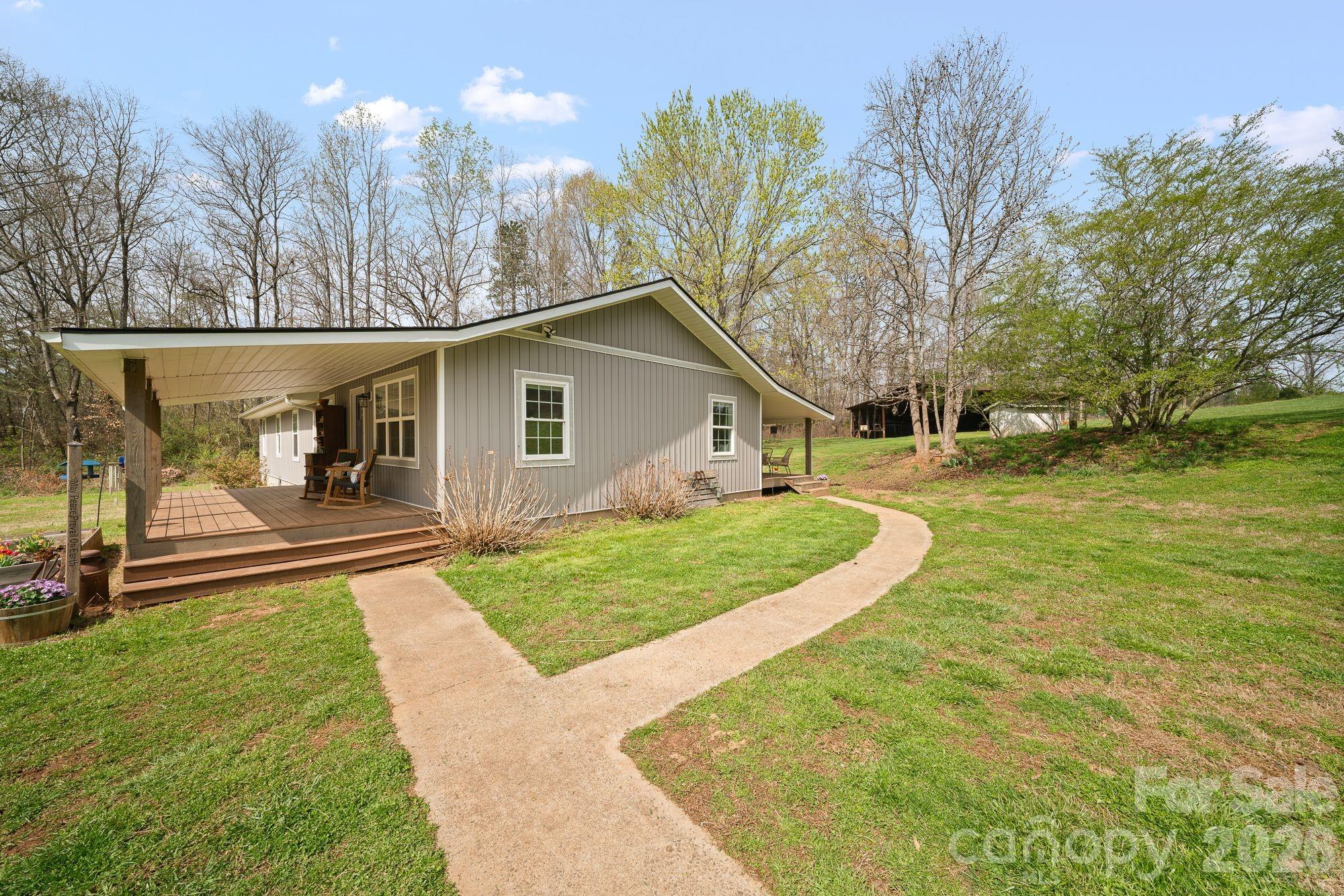 527 Floyd Blackwell Road Tryon NC 28782