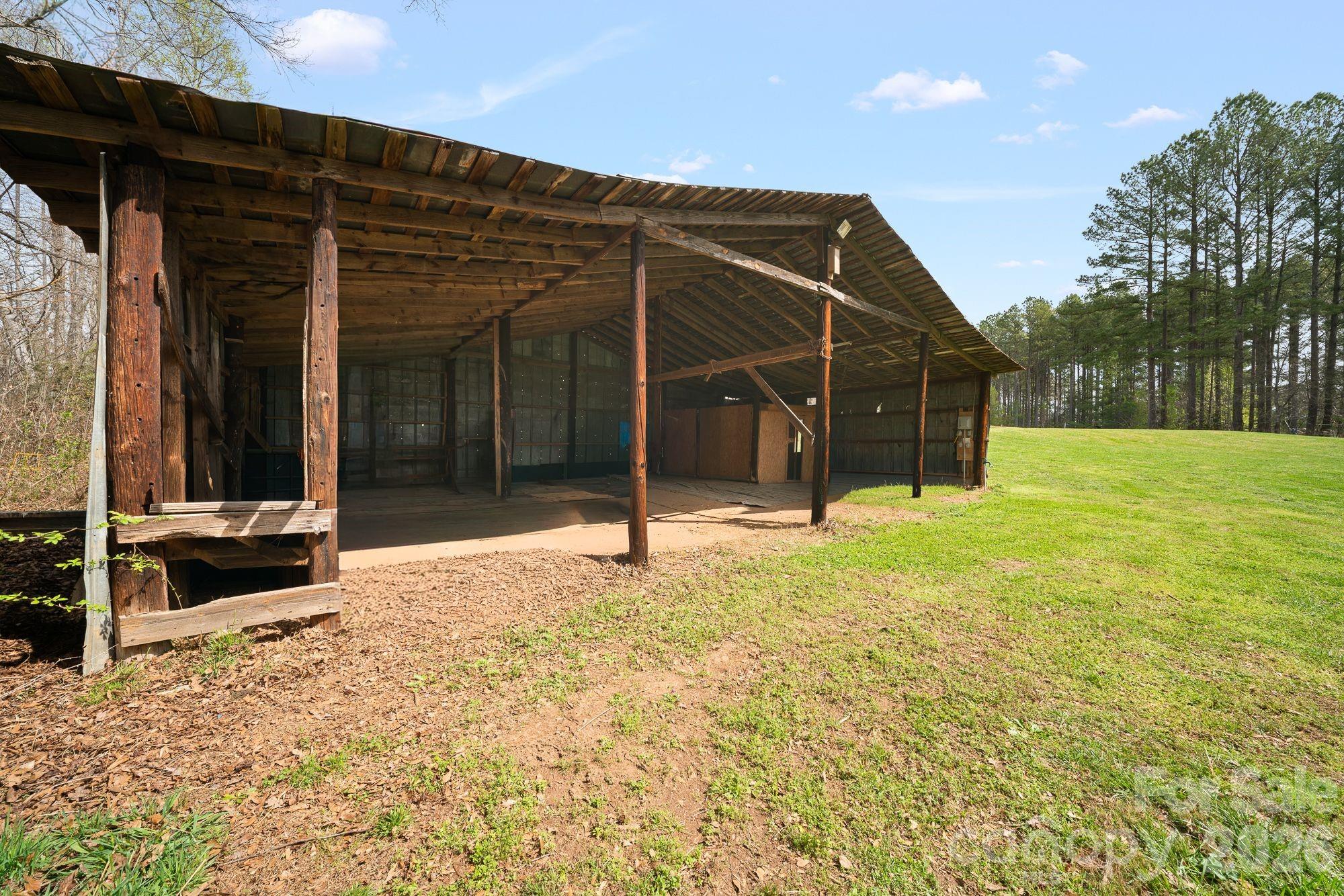 527 Floyd Blackwell Road Tryon NC 28782