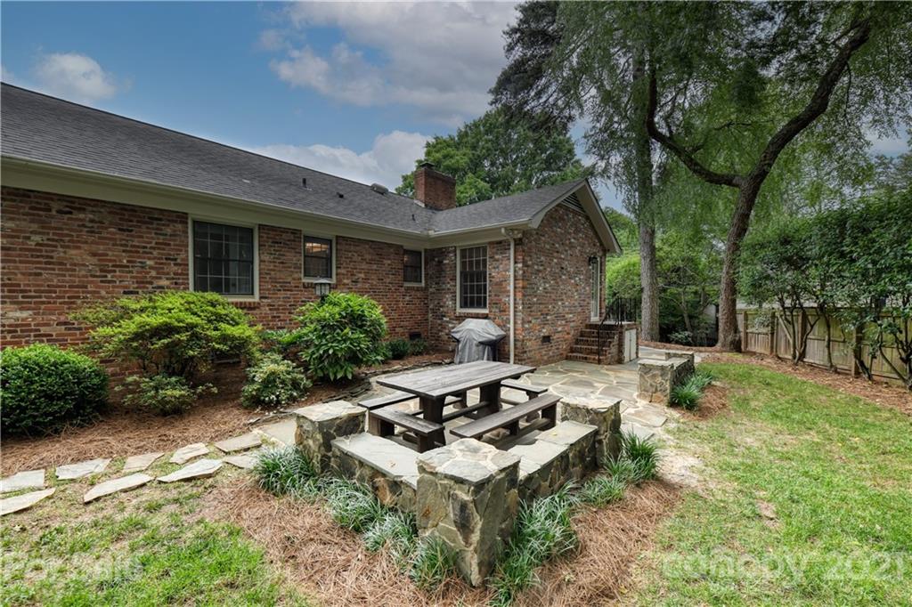321 N Canterbury Road Charlotte NC 28211