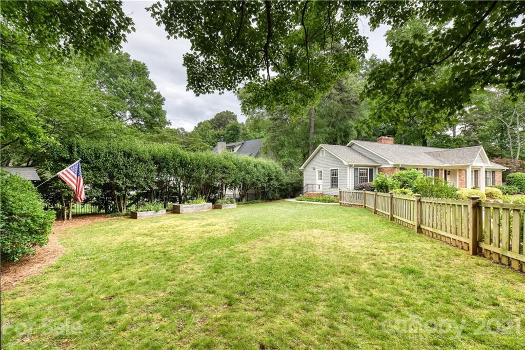 321 N Canterbury Road Charlotte NC 28211