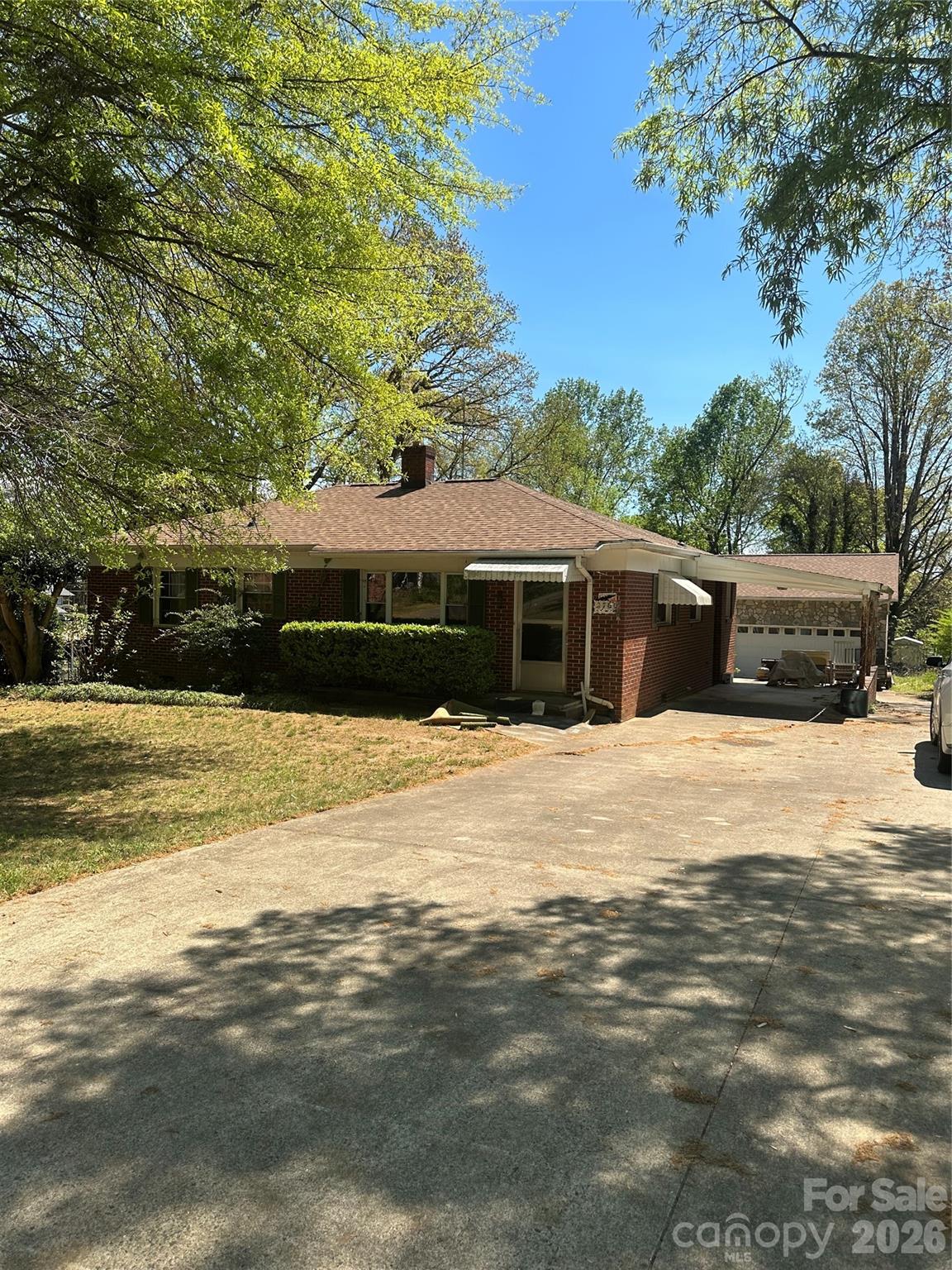 2760 19th Avenue NE Hickory NC 28601