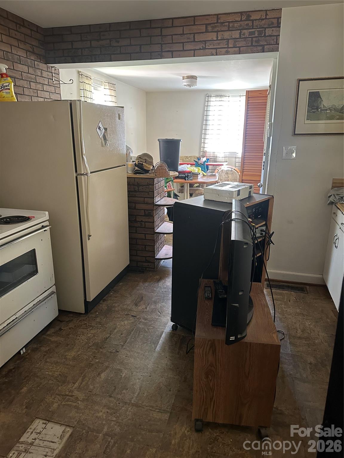 2760 19th Avenue NE Hickory NC 28601